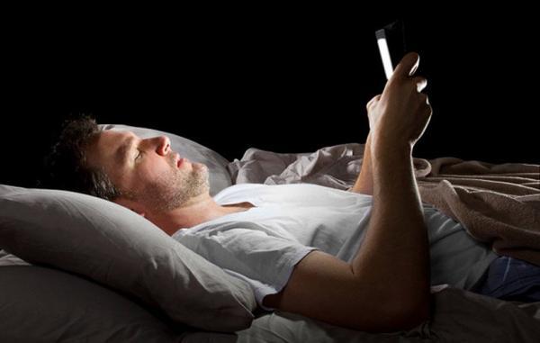 بر اساس یک پژوهش Night Shift آیفون کمکی به بهتر خوابیدن نمی کند