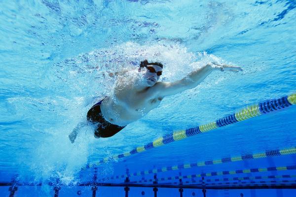 7 فایده ورزش در آب
